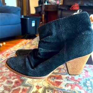 Used suede splendid booties